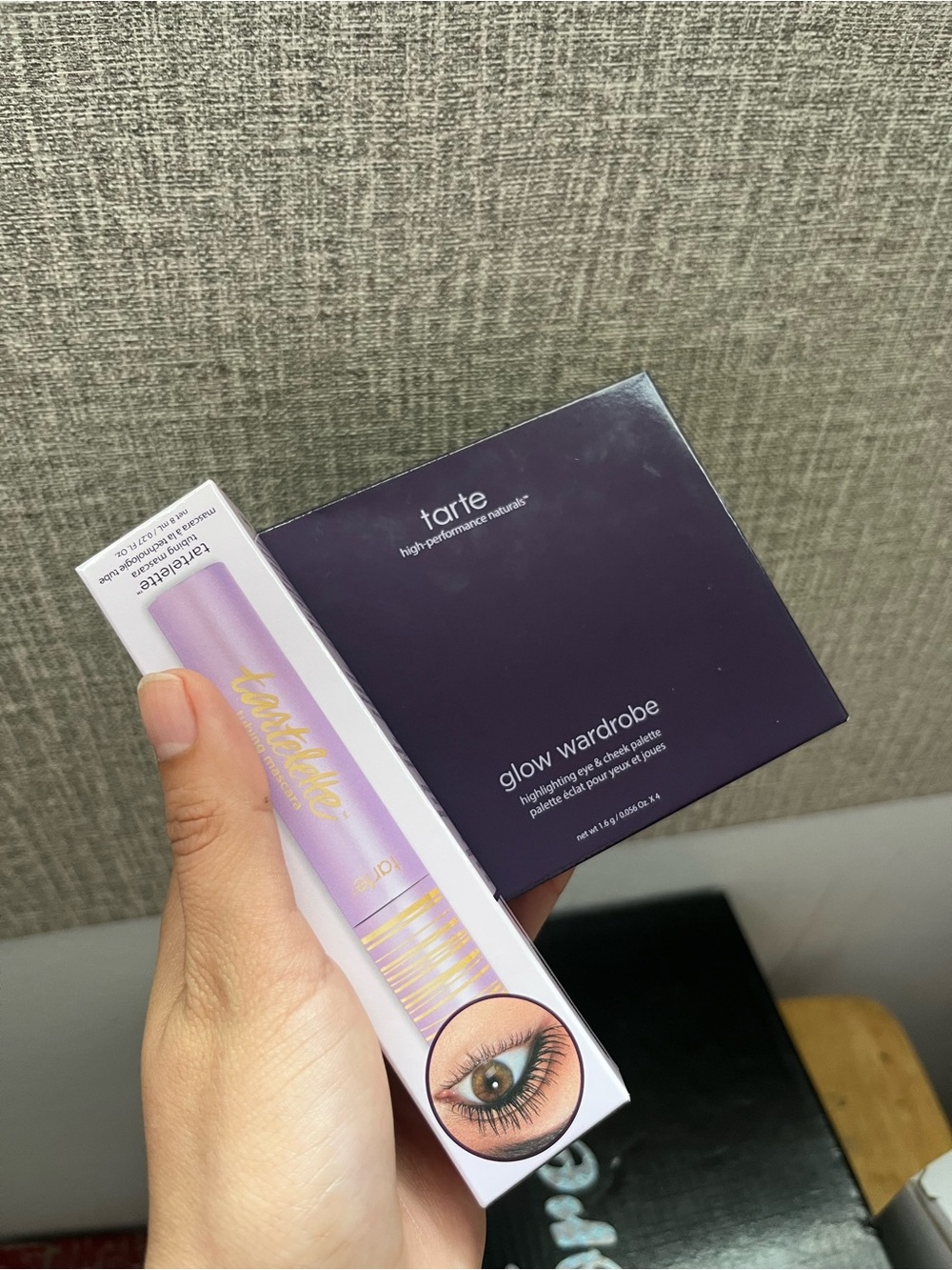 tarte Glow Wardrobe Highlight & Contour Palette - Purple Packaging